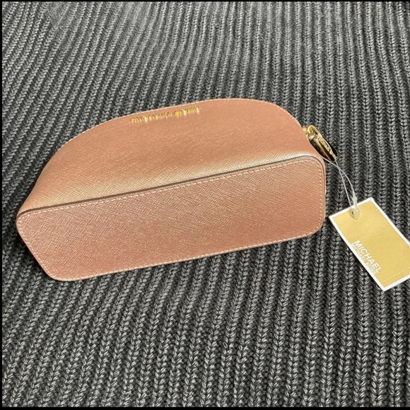 Michael Kors Pouch - Picture 3 of 16